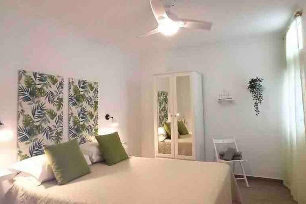 Céntrico apartamento con terraza, parking y WIFI Ronda Extérieur photo